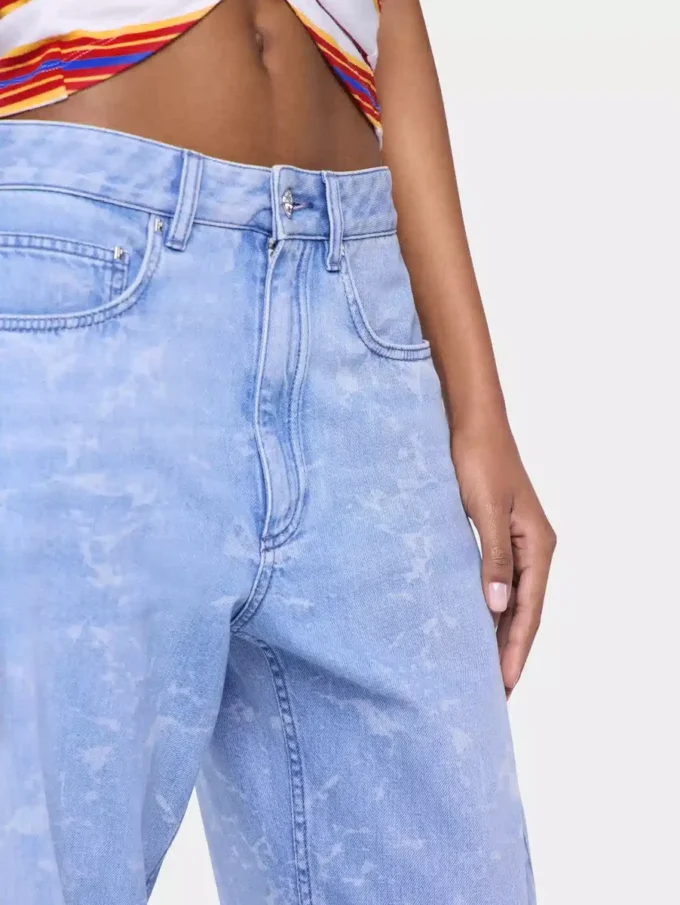 Baggy jeans in denim