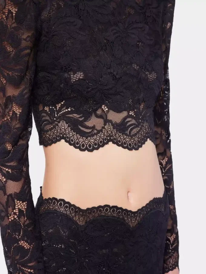 Black crop top in lace