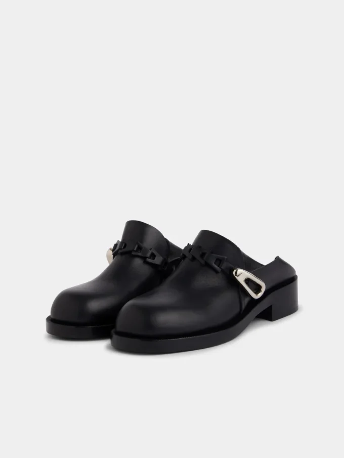 Black mules in smooth leather