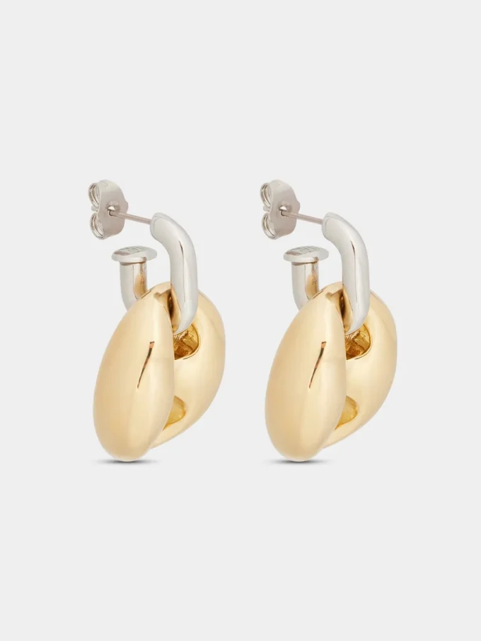 Eight chunky earrings in silver and gold