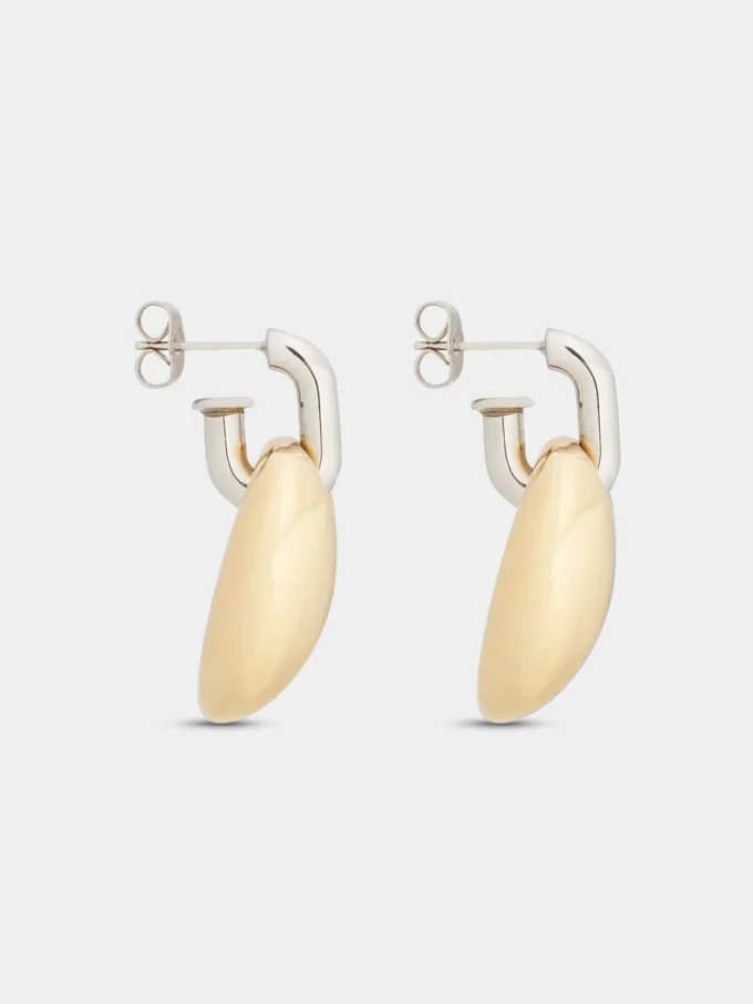 Eight chunky earrings in silver and gold