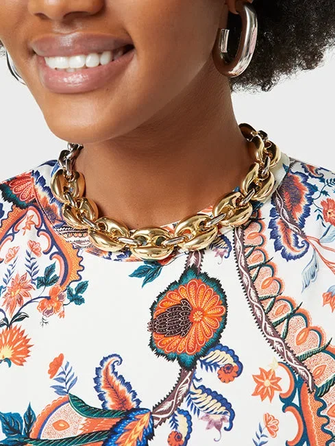 Eight chunky gold/silver necklace Eight chunky gold/silver necklace
