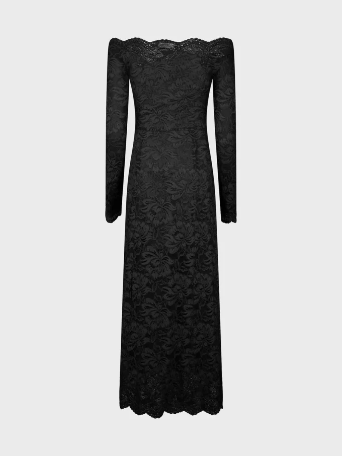Long dress in lace