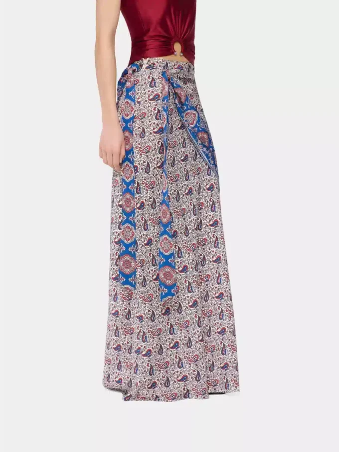 Long skirt in printed satin