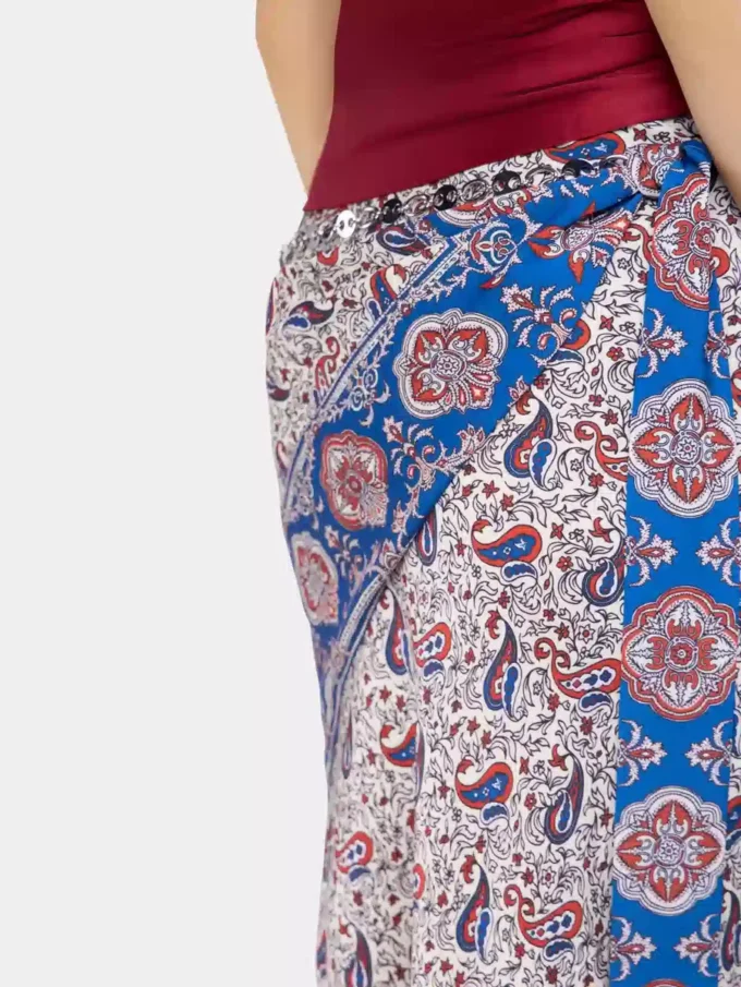 Long skirt in printed satin